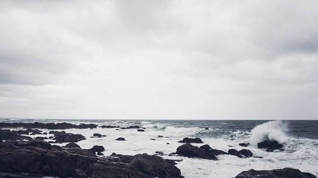 Téléchargez dès maintenant un ensemble de fonds d'écran sur le thème de la mer pour votre bureau.