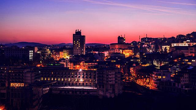 Collection de beaux fonds d'écran de villes nocturnes pour ordinateurs