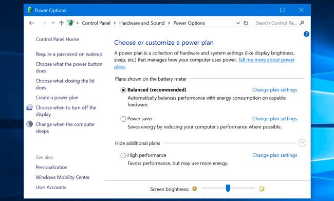 Istruzioni per regolare manualmente e automaticamente la luminosità dello schermo del computer