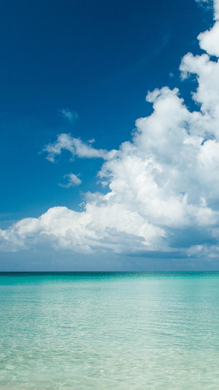 Beau fond d'écran de ciel bleu pour téléphones