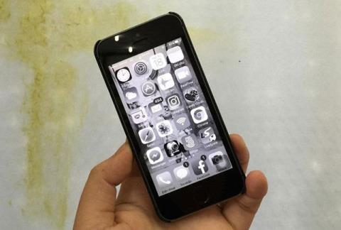 Come riparare lo schermo in bianco e nero su iPhone