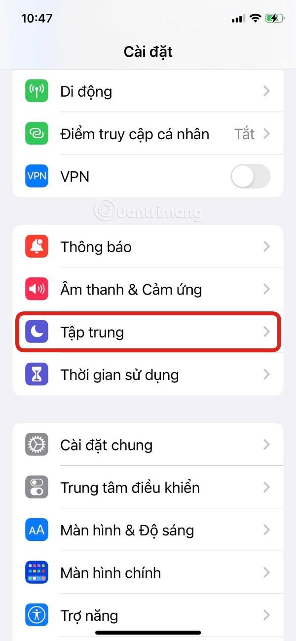 如何在 iPhone 狀態列上顯示心形和笑臉表情符號