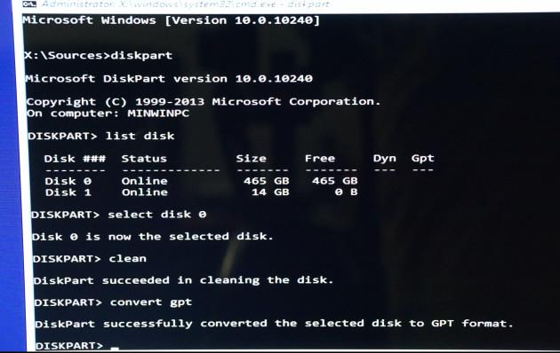 ASUS UEFI BIOS ユーティリティによるセキュアブートを有効または無効にします