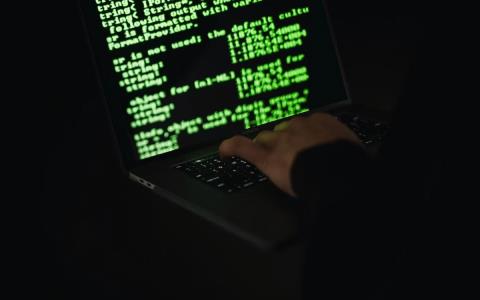 Che cosè il Malware Fork Bomb? Come funziona?