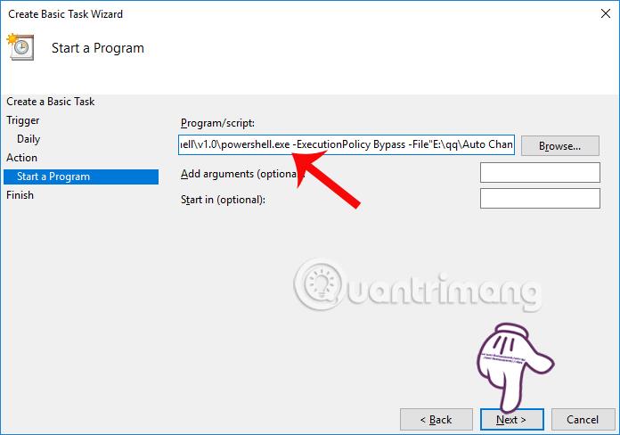 Come rendere automaticamente scuro lo sfondo su Windows 10