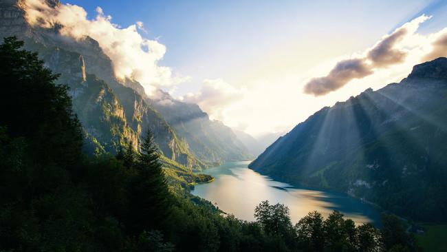 Set di bellissimi sfondi naturali di qualità 4K per computer