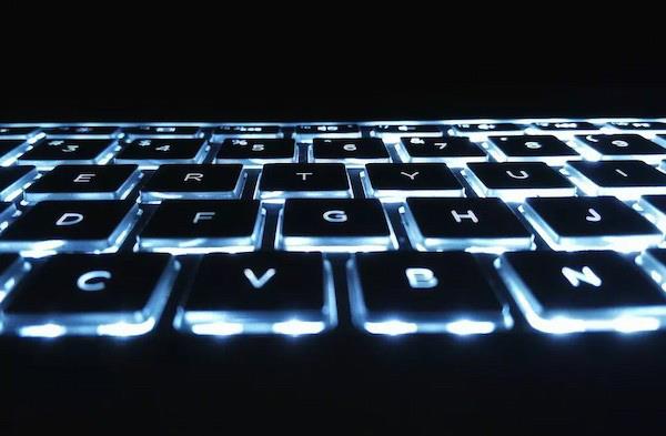 Istruzioni su come accendere la luce della tastiera del laptop Lenovo