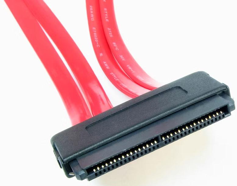 SAS と SATA のどちらが最適なストレージ デバイス接続ですか?